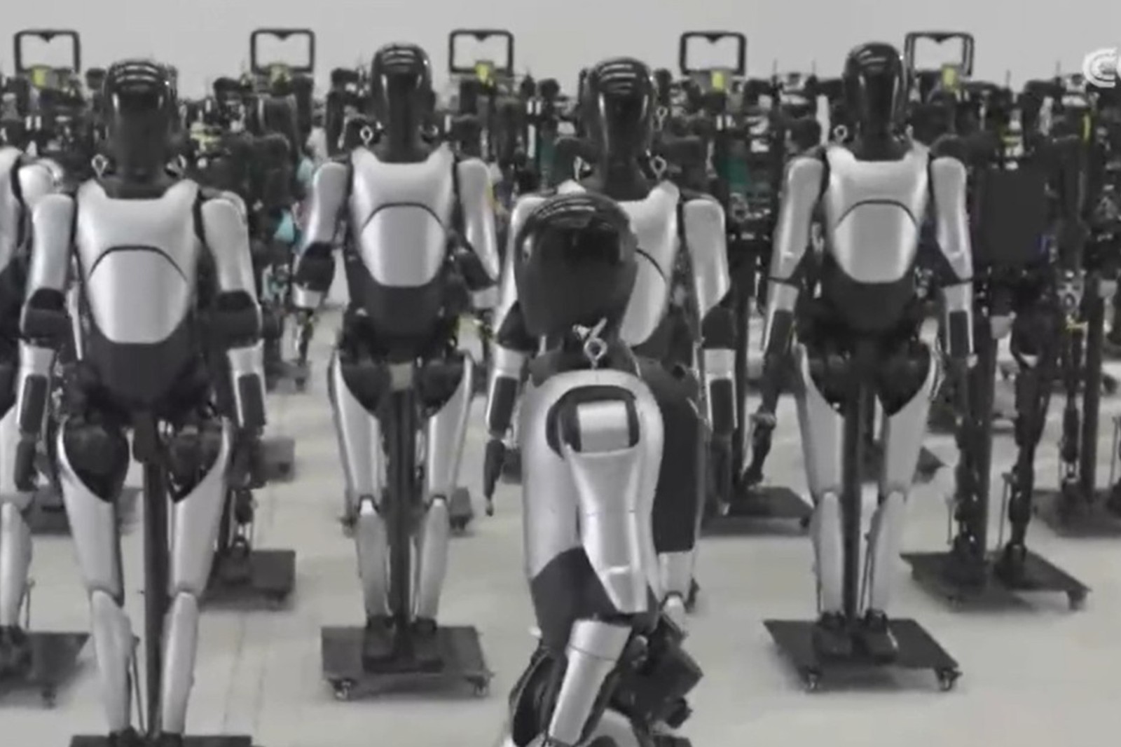 央视报道！揭秘k8·凯发机器人量产超级工厂